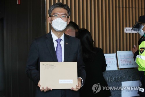 여야 "후쿠시마 오염수 우려…日, 환경악당 되지 않길"