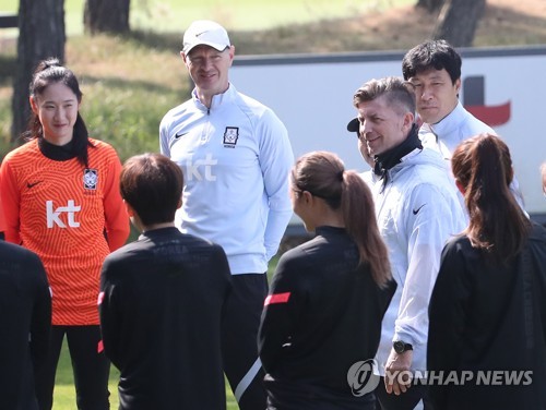 '한국어 업그레이드' 벨 감독 "퍼포먼스가 유일한 발탁 기준"