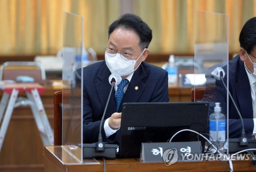 與 "금태섭 탈당 아쉽다"…당원 "기웃대지 말라" 성토글