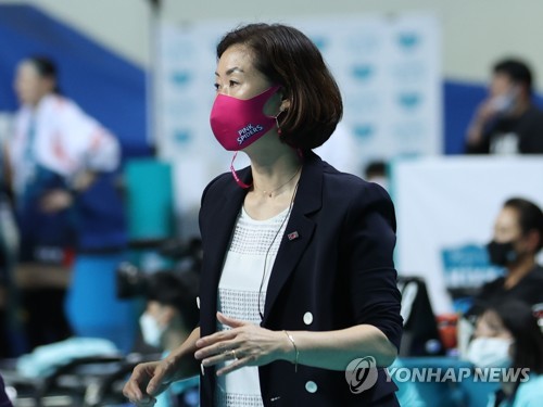 첫 단추 잘 끼운 박미희 감독 "김연경, 본인 역할 했다"