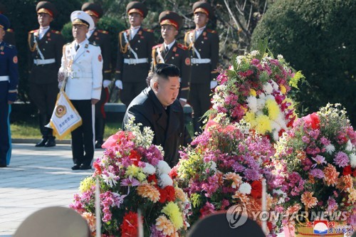 김정은, 중국 항미원조 열사릉에도 화환 전달…북중친선 과시