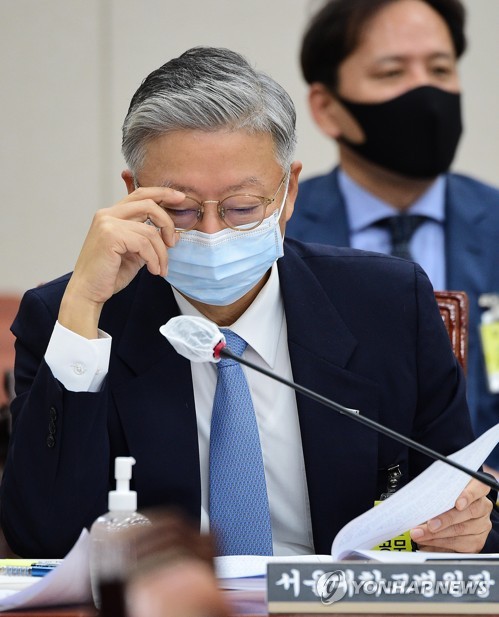 김연수 서울대병원장 "독감 접종 진행하되 원인규명 필요"