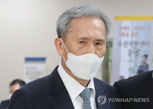 '군 댓글공작 관여' 김관진 전 국방장관 상고장 제출