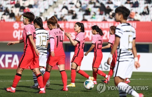 장슬기 결승골…여자축구 '자매 대결'서 A대표팀 1-0 진땀승