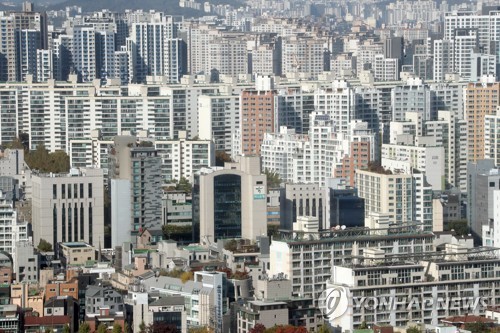 "매매시장 자극할라"…임대주택 늘리고 월세 지원 확대 검토