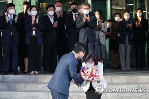 檢 떠나는 박순철 "정치적 중립이 생명…외풍에도 길목 지켜라"