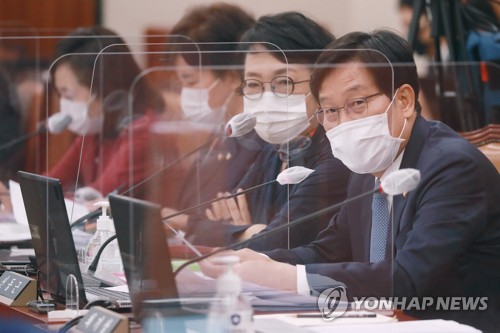 與법사위, '추미애 국감'서 윤석열 맹폭…"음험·교활"