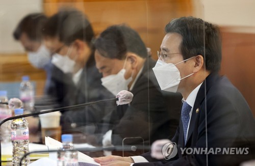 기재차관 "환율, 시장심리만으로 움직여…필요시 안정조치"