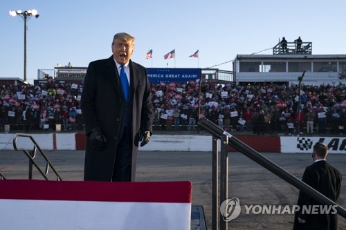 트럼프 재선 열쇠 쥔 여심…교외 여성 유권자 읍소전략 통할까