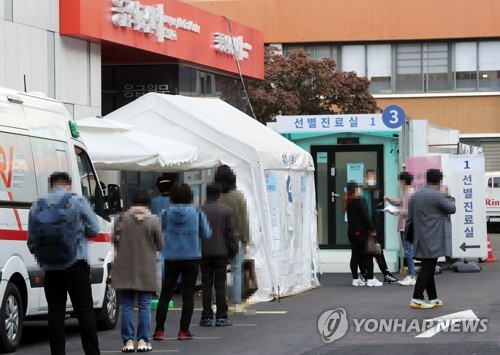 모임-학교-직장 '일상 감염' 확산…오늘도 세자리 확진자 나올듯