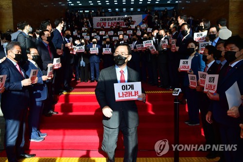 野, '주호영 몸수색'에 격앙…"국회에 재인산성 쌓나"