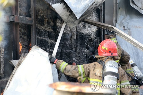 포항 농가 창고서 불…인명피해 없어