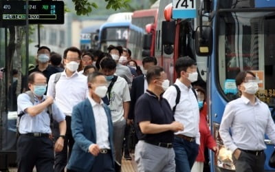 내달부터 밸브형 마스크 써도 과태료 10만원…왜?