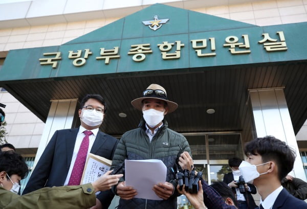 [단독] 피살 공무원 형 "동생 부부, 빚 청산 후 재결합하려 했다"