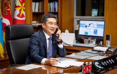 서욱 장관, 에스퍼 미 국방장관과 통화 "연합방위태세 강화"