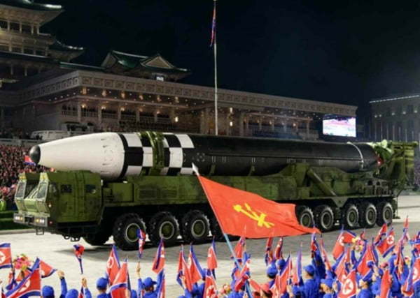 북한이 지난 10일 노동당 창건 75주년 기념 열병식에서 미 본토를 겨냥할 수 있는 신형 대륙간탄도미사일(ICBM)을 공개했다. /사진=연합뉴스