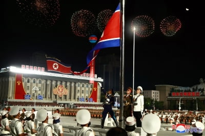 [속보] 청와대 "북한, 새 무기체계 '의미·세부사항' 분석 중"