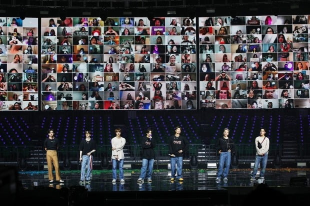 지난 10일 열린 방탄소년단의 유료 온라인 콘서트 '맵 오브 더 솔 : 원' 진행 모습 /사진=연합뉴스