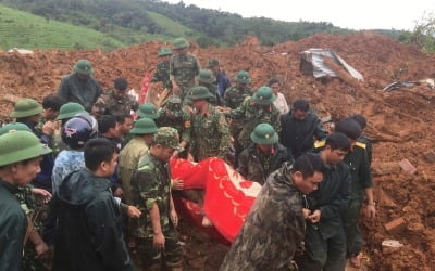 산사태에 매몰된 베트남 군부대…장병 22명 전원 사망