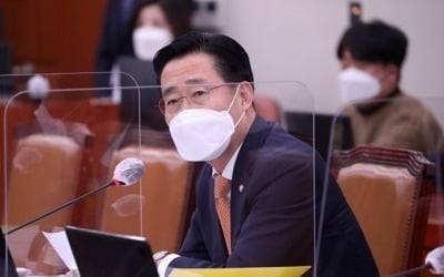 "'인육 먹고싶다'던 외교관, 공금횡령·증거인멸 의혹도"