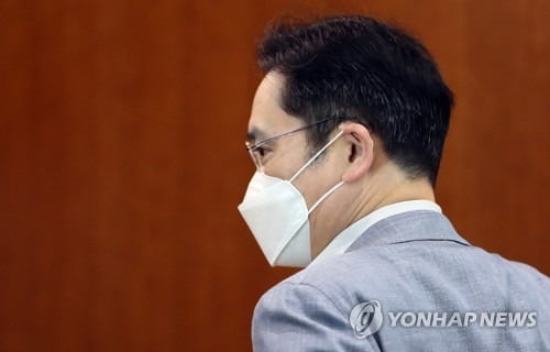 이재용 '불법승계 의혹' 첫 재판…"공소사실 인정못해"