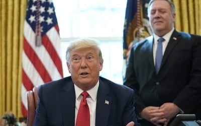 트럼프 "북한·중국보다 다루기 힘든 게 미국 공무원"