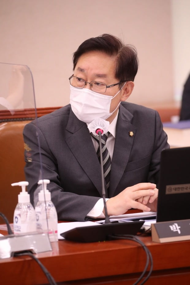 박범계 더불어민주당 의원이 22일 서울 여의도 국회에서 열린 법제사법위원회의 대검찰청에 대한 국정감사에서 발언하고 있다. (사진=뉴스1)