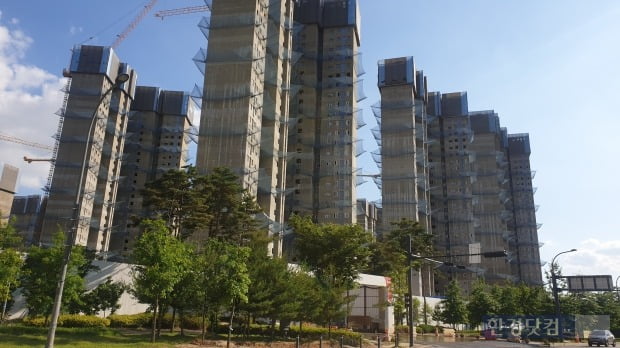 Unjeong New Town in Paju, Gyeonggi-do, where construction is in full swing.  (Photo by Kim Hana Han Kyung.com)