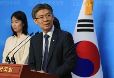 조정훈 "의원 심사없이 예산안 상정 '황당'…국회 혼내달라"