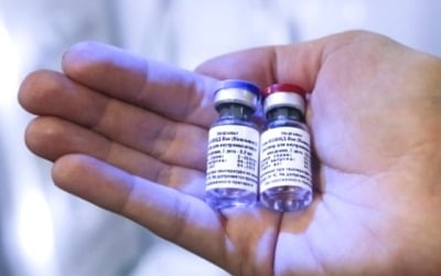 "러시아 개발 백신 95％ 효과…가격은 20달러 미만"