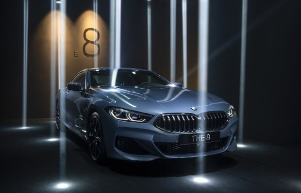 BMW 콜렉터스 하우스에 전시된 뉴 8시리즈. 사진=BMW 코리아