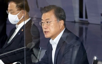 文 "한국판 뉴딜에 당·국회 역할 중요…입법과제에 성과 내달라"