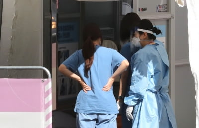 자가격리 중 살림 부수고 담배 피우러…50대 男 징역형