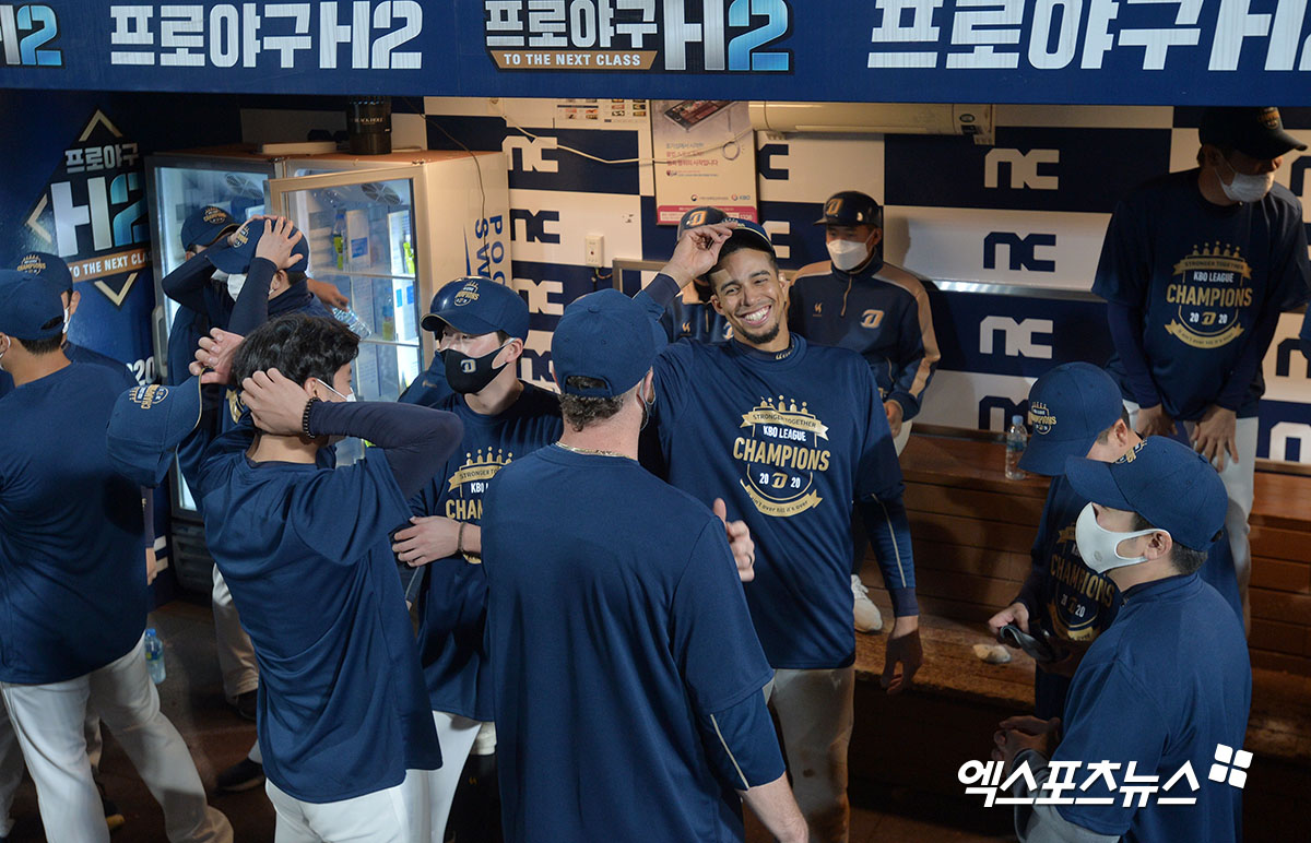 'KBO 9th Heart' NC Dinos Wins First Integrated Championship in 9 Years[엑’s 스토리]