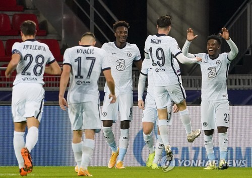 ‘지루 극장골’ 첼시, 렌 2-1로 꺾고 ‘UCL 16강’ 조기 확정