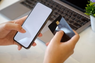 은행 앱으로 실명확인…스마트폰으로 카드 결제 가능