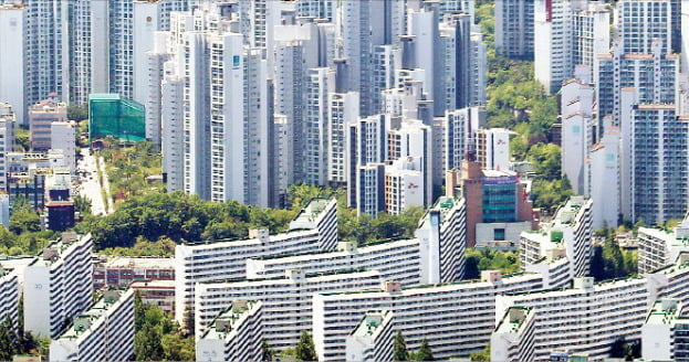 서울 송파구 롯데월드타워에서 바라본 강남지역 아파트 단지 /사진=연합뉴스