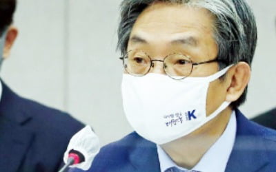 민주노총 주말 집회 강행…野 "정부, 내로남불 방역"