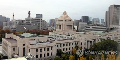 일본 국가공무원 86％ "국회의원에 문서 보낼 때는 팩스로"