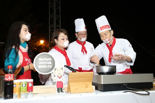 해남 미남축제 도시락 500개, 안산시 코로나 의료진에 전달