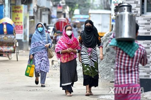 파키스탄 총리 "재봉쇄 여력 없어…방역조치 잘 따라 달라"