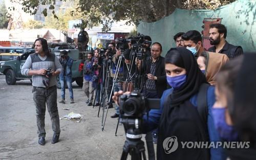 아프간 전 TV 앵커, 카불서 폭탄 공격으로 사망