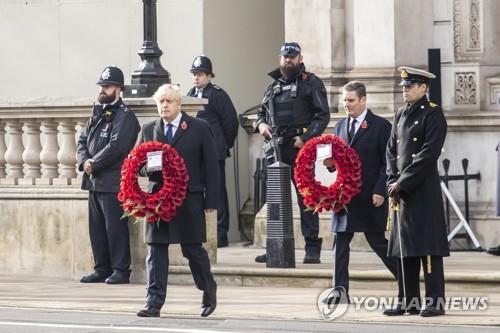 조촐했던 영국 참전용사 추모식…"해리왕자의 헌화 요청 거부돼"