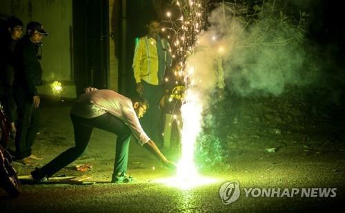 인도 뉴델리 도시 전체 또 가스실…법원 "폭죽 사용금지"