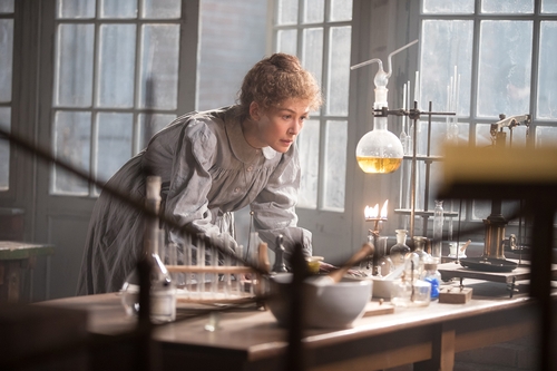 위대한 여성 과학자의 업적과 삶…영화 '마리 퀴리'