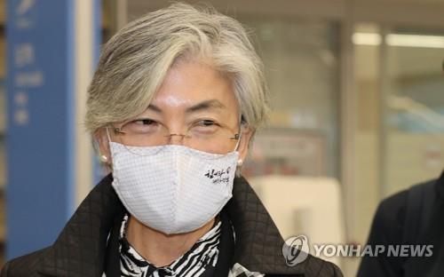 강경화 "북핵 관련 기본 축은 북미대화가 될 것"