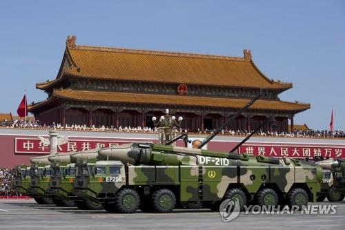 "中 8월 시험발사 '항모킬러' 미사일, 남중국해 이동 선박 명중"