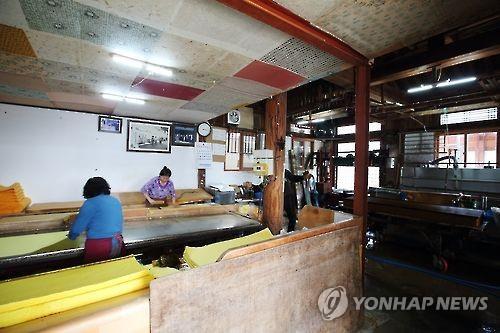 조선왕조 4대 궁궐 '전주 한지'로 새 옷 입는다