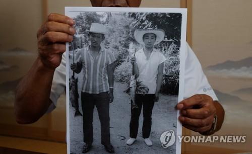 서민적 이미지 부각한 스가…체념에 빠진 일본 젊은층 지지