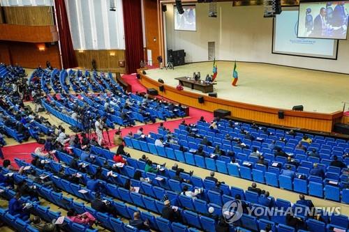 아비 에티오피아 총리 "티그라이 반군 지도부 쫓고 있다"